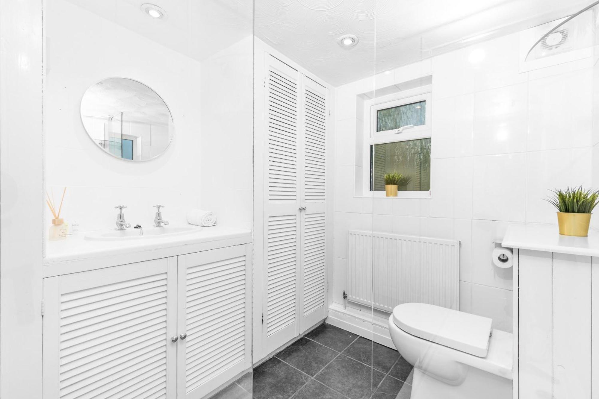 Luxury 3 Bedroom House - Harborne - Parking - Garden - Wifi & Netflix 122G 버밍엄 외부 사진