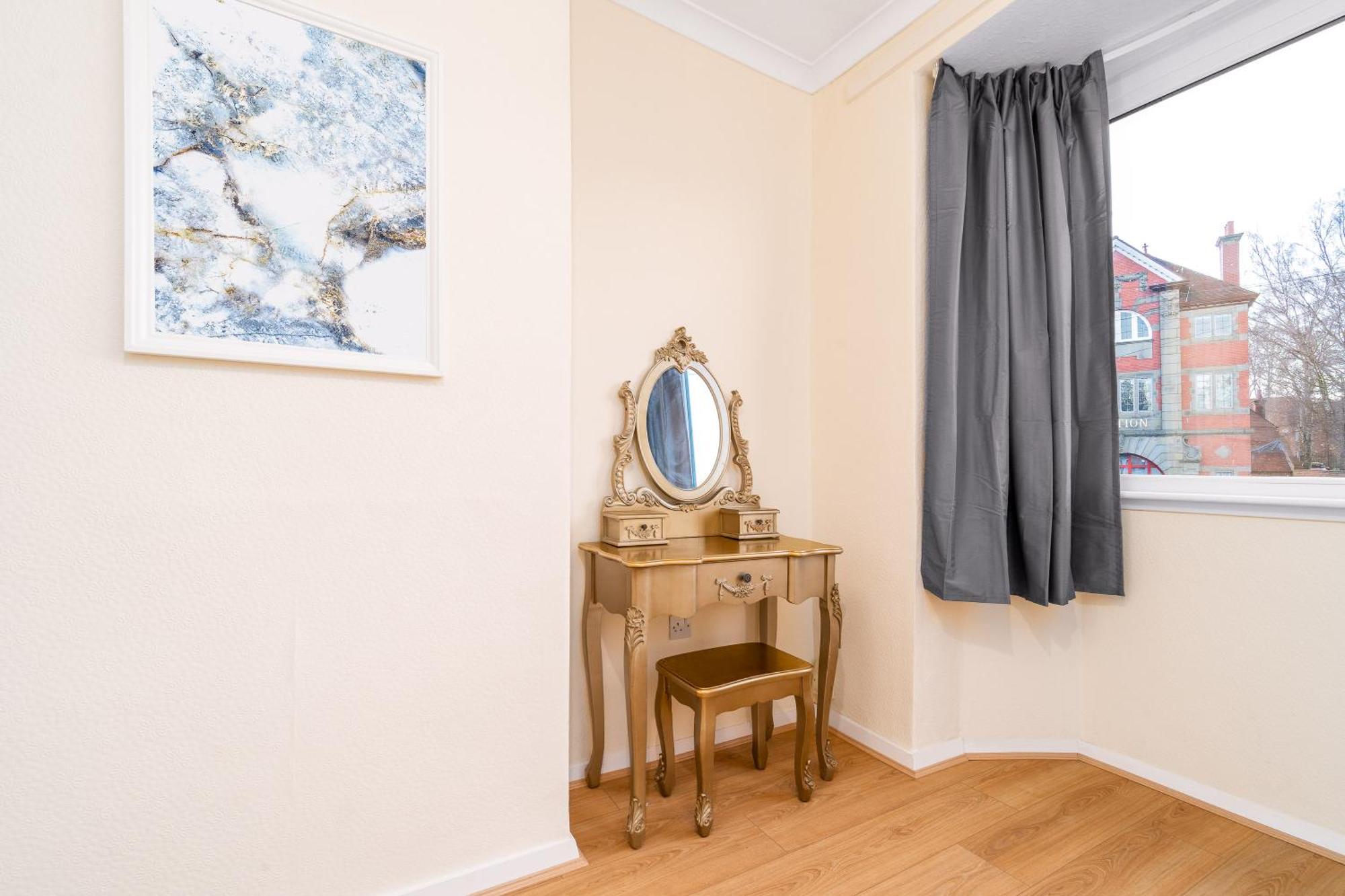 Luxury 3 Bedroom House - Harborne - Parking - Garden - Wifi & Netflix 122G 버밍엄 외부 사진