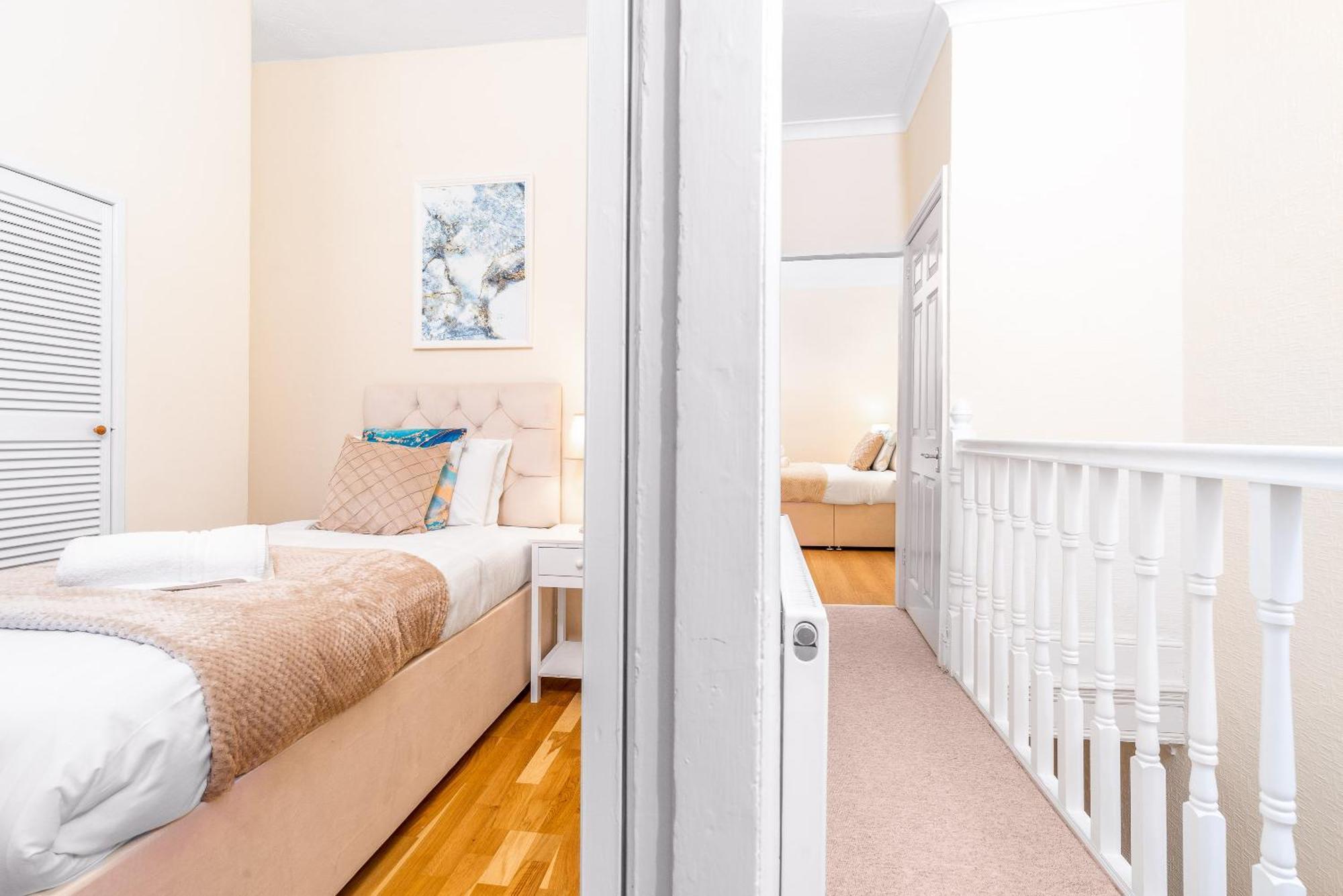 Luxury 3 Bedroom House - Harborne - Parking - Garden - Wifi & Netflix 122G 버밍엄 외부 사진